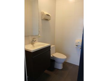 PH TORRE PANAMA OFICINA 110m2 $2500m2 amoblada