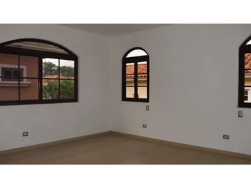COSTA SUR EL DORAL 345m2 4rec 5b $488k