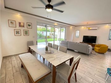 Venta de Casa unifamiliar en Villa Valencia, Costa Sur