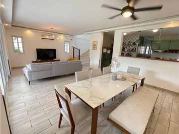 Venta de Casa unifamiliar en Villa Valencia, Costa Sur