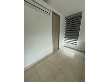Alquiler de apartamento ubicado en Clayton. [AA]
