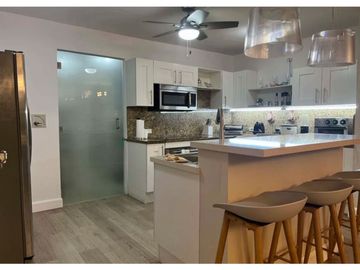 Excelente alquiler de apartamento ubicado en Clayton. [AP]