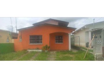 SE VENDE Y CASA MS 4 APARTAMENTOS 2 PLANTAS  LLANO MARIN PENONOMÉ