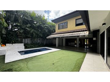 Venta casa en  Costa del Este PH Antigua