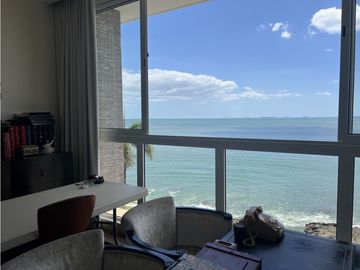 Venta de casa Primera Línea con piscina en Punta Paitilla