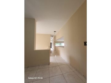 SE VENDE HERMOSA CASA EN SENDEROS DE CAMINO DE CRUCES, CLAYTON