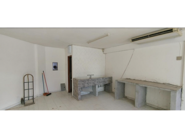 VENDO LOCALES COMERCIALES PARQUE LEFEVRE