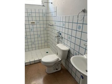 SE VENDE O ALQUILA APARTAMENTO EN SAN FRANCISCO 3RECAMARAS