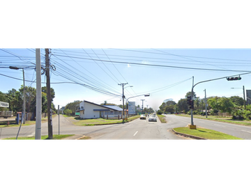 Propiedad Comercial en Esquina Avenida 5a Este & Avenida Red Gray