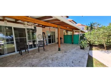 Venta de TownHouse en Villas de Decameron, Farallón, Coclé