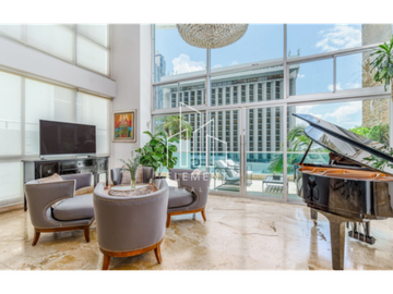 Premier Loft