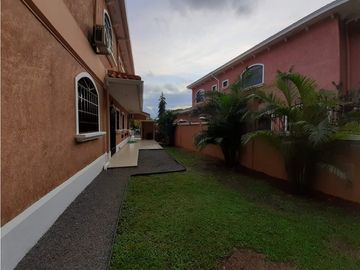 Alquiler Casa en Clayton Village