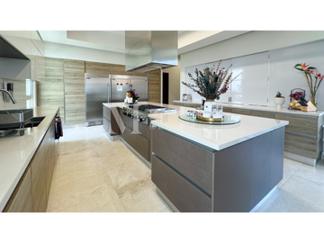 Se vende Penthouse en Lakeview Santa María