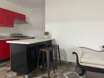 Renta departamento amueblado en Cuajimalpa con jardín común