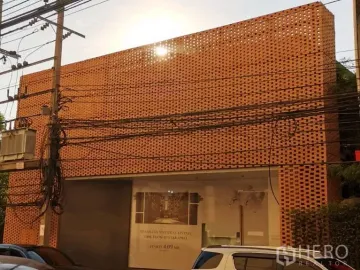 For rent Retail Space 338 sqm in Phra Khanong, Khlong Toei, Bangkok BTS Ekkamai