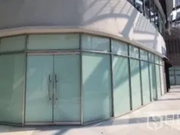 For rent Retail Space 104 sqm in Khlong Tan, Khlong Toei, Bangkok BTS Phrom Phong