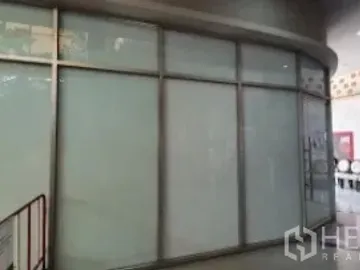 For rent Retail Space 104 sqm in Khlong Tan, Khlong Toei, Bangkok BTS Phrom Phong