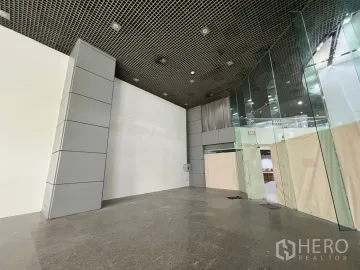 For rent Retail Space 151 sqm in Khlong Toei Nuea, Watthana, Bangkok BTS Asok