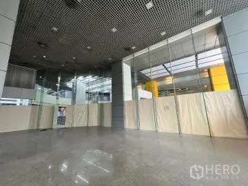 For rent Retail Space 151 sqm in Khlong Toei Nuea, Watthana, Bangkok BTS Asok