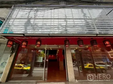 For rent Shophouse 500 sqm in Phra Khanong Nuea, Watthana, Bangkok BTS Phra Khanong