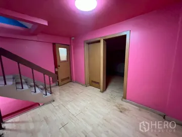 For rent Shophouse 500 sqm in Phra Khanong Nuea, Watthana, Bangkok BTS Phra Khanong