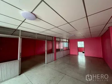 For rent Shophouse 500 sqm in Phra Khanong Nuea, Watthana, Bangkok BTS Phra Khanong