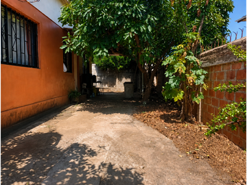 Venta Casa 3 dormitorios, patio,  Quincho en Achupalla Viña