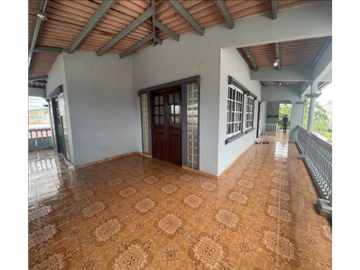 LOCAL / LA CHORRERA / 523M / AVENIDA LIBERTADOR / PLAZA COMERCIAL