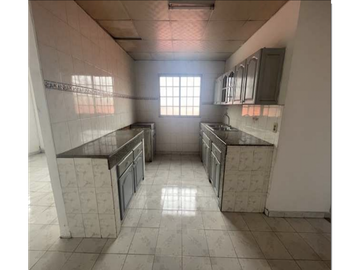 LOCAL / LA CHORRERA / 523M / AVENIDA LIBERTADOR / PLAZA COMERCIAL