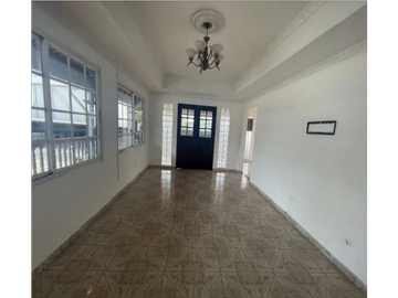 LOCAL / LA CHORRERA / 523M / AVENIDA LIBERTADOR / PLAZA COMERCIAL