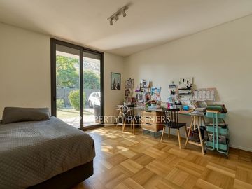Excelente casa remodelada en Los Dominicos.