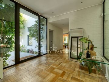 Excelente casa remodelada en Los Dominicos.
