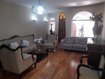 VENTA DE CASA EN LA MOLINA - SANTA PATRICIA ETAPA III
