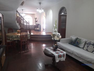 VENTA DE CASA EN LA MOLINA - SANTA PATRICIA ETAPA III