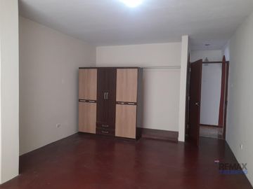 VENTA DE CASA EN LA MOLINA - SANTA PATRICIA ETAPA III