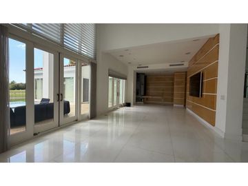 Venta de casa en Santa Marìa