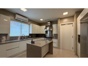 Venta de casa en Santa Marìa