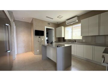 Venta de casa en Santa Marìa