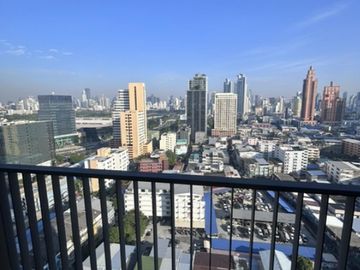 1 Bedroom Condo for rent at Life Rama 4 - Asoke
