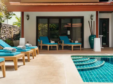 4-Bedroom Sea View Villa with Walking Distance to the Beach