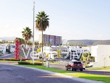 Venta de Terreno 272 m2 Juriquilla, Querétaro. Cumbres del Lago