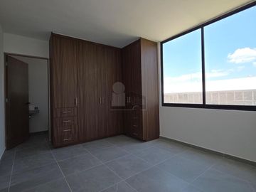 Venta de Casa con Recamara en planta baja en Corregidora