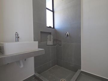 Venta de Casa con Recamara en planta baja en Corregidora