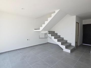 Venta de Casa con Recamara en planta baja en Corregidora