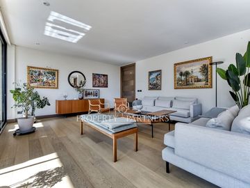Gran departamento, prácticamente nuevo, sector Lo Curro