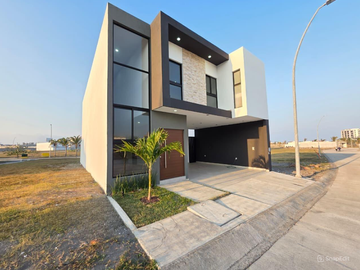 Casa en venta en Veracruz Fracc. Punto Lomas Riviera Veracruzana