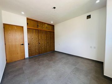 CASA EN VENTA EN RESIDENCIAL ARBOLADA