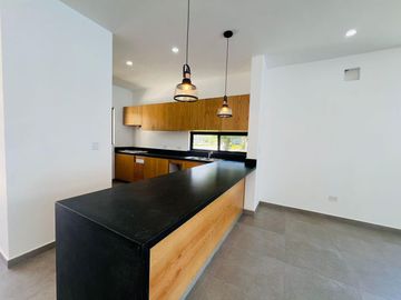 CASA EN VENTA EN RESIDENCIAL ARBOLADA