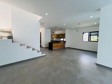 CASA EN VENTA EN RESIDENCIAL ARBOLADA