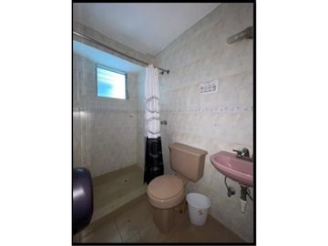 SE VENDE EDIFICIO o LOCAL COMERCIAL EN CALIDONIA